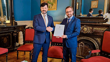 Belarus, Uruguay to abolish visas for holders of national passports