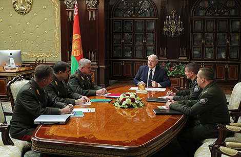 Belarus president hosts conference to discuss government communications system