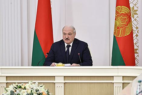 Lukashenko: Final decision on government powers should be taken in 2021