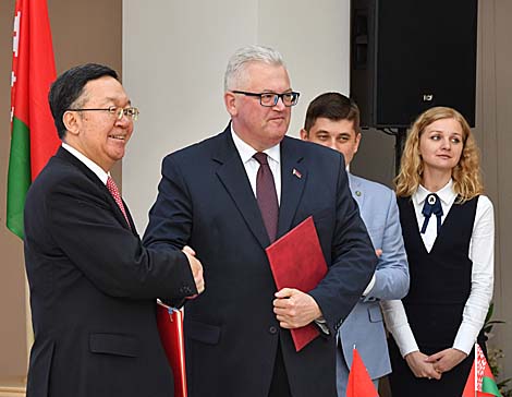 Belarus, China sign agreement on mutual recognition of education certificates