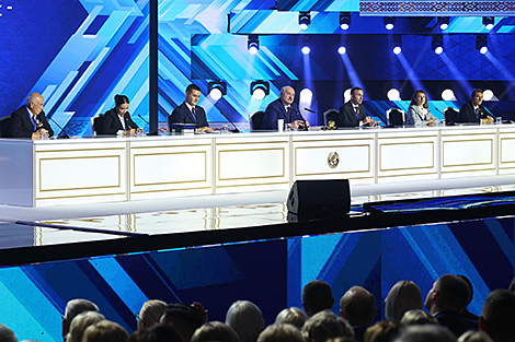 Lukashenko pledges to set up world-class educational hub in Belarus