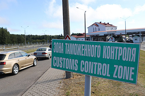 Over 244,000 foreigners use visa waiver to visit Belarus