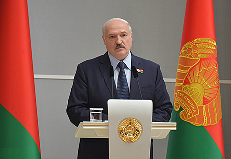 Lukashenko wants major projects in investment programs of regions