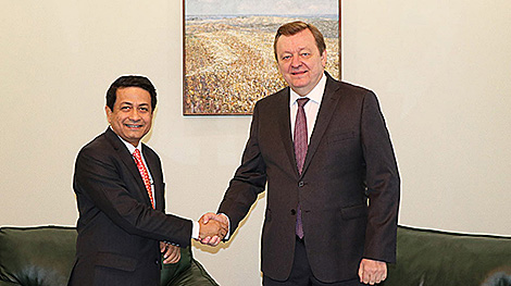 Belarus, India discuss building up bilateral trade within SCO