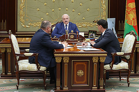 Lukashenko: Politics and business are different things