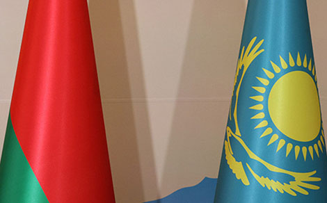 Lukashenko wants smooth Belarus-Kazakhstan interaction in aviation