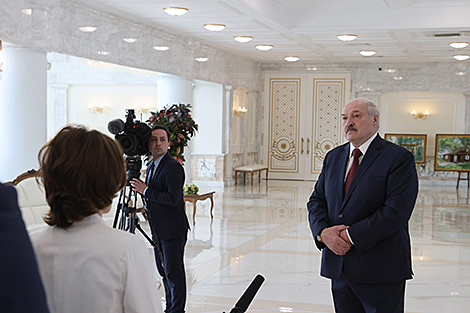 Lukashenko names conditions for early presidential election in Belarus