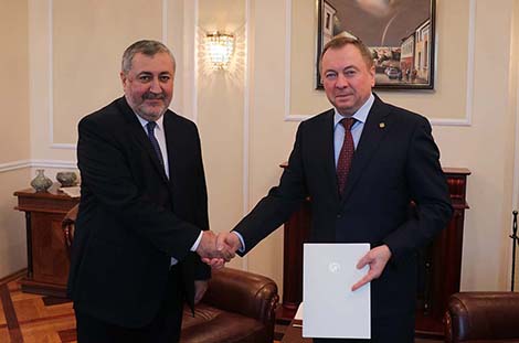 Belarusian foreign minister accepts copies of credentials from Armenian ambassador