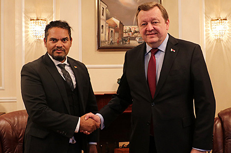 Aleinik meets with South Africa’s deputy minister of international relations