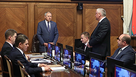 Belarus PM introduces Vice Premier Dvornik to government members