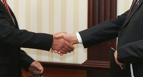 Belarusian ambassador presents credentials to Colombian president