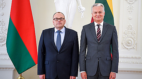 Belarusian ambassador presents credentials to Lithuanian president