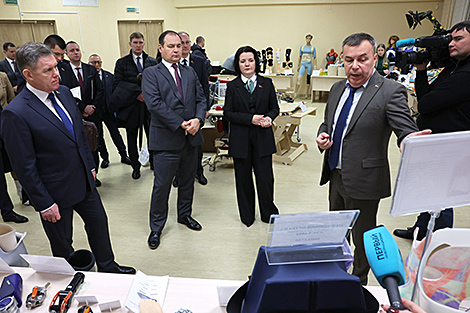 Belarusian PM visits prosthetic center of Belarus