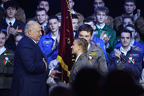 Lukashenko presents banner to best student team of 2024