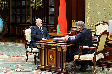 Lukashenko urges to set up trade unions at all private enterprises by year-end