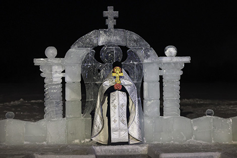 Lukashenko takes dip in icy waters near Minsk to mark Epiphany