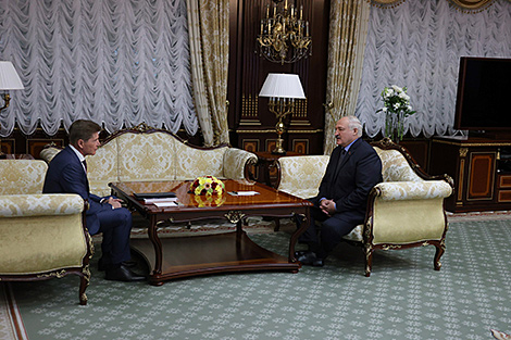 Lukashenko meets with governor of Russia's Primorye Territory