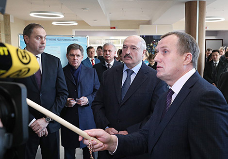 Lukashenko criticizes long waiting time for cancer treatment