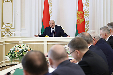 Belarus, Russia to consider flights to Crimea