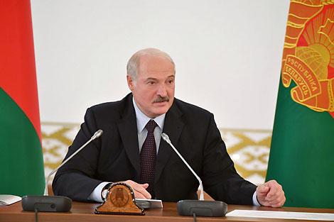 Belarus president backs online university idea