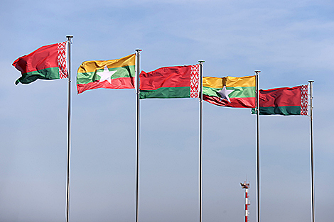 Belarus’ defense minister off to Myanmar on official visit