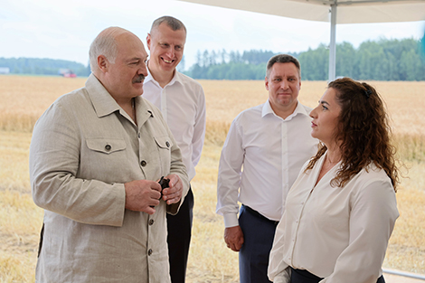 Lukashenko inspects Agrokombinat Zarya