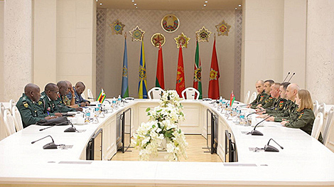 Belarus, Zimbabwe discuss media coverage of Armed Forces