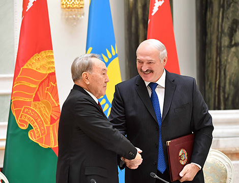 Беларусь и Казахстан подписали договор о социально-экономическом сотрудничестве до 2026 года