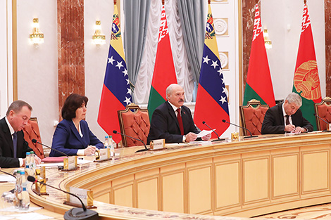 Лукашенко: Беларусь готова оказывать всемерную поддержку Венесуэле как самому близкому другу