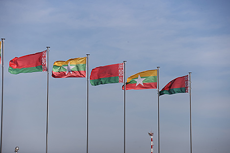 Лукашенко направился с официальным визитом в Мьянму