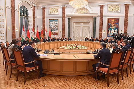 Беларусь настроена на системную и долговременную работу с Таджикистаном - Лукашенко