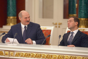 Лукашенко направил письмо Медведеву с изложением позиции Беларуси по вопросу поставки нефти