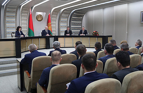 Лукашенко: нужно равномерно развивать Минскую область, а не только 