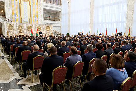 Лукашенко: благополучие государства и его продовольственная безопасность находятся в руках тружеников АПК