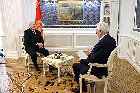 Лукашенко дал интервью главреду журнала 