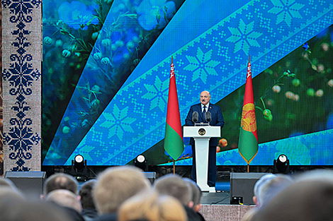 Какой Лукашенко видит Витебскую область и кого надо благодарить за мир в Беларуси? Главное из поездки Президента в Полоцк