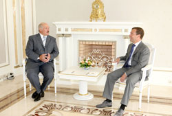 А.Лукашенко и Д.Медведев договорились в ближайшей перспективе снять проблемы, существующие в белорусско-российских отношениях