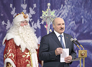 Александр Лукашенко принял участие в новогодней благотворительной акции для детей