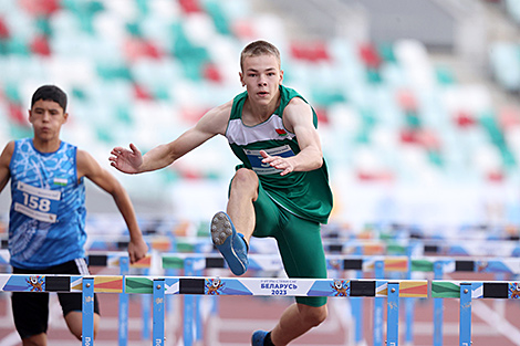 Белорус Илья Коребо победил в барьерном беге на 60 м на II Играх стран СНГ