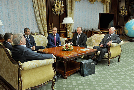 Лукашенко обсудил с руководством швейцарской компании Glencore перспективы сотрудничества с Беларусью