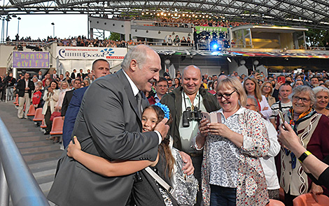 По этому фестивалю знают и оценивают Беларусь. Как Лукашенко спасал 