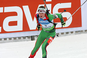 Домрачева победила в гонке преследования на 3-м этапе КМ в Словении