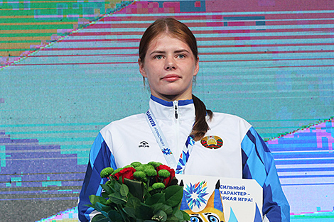 Белоруска Анна Маслакова выиграла золото II Игр стран СНГ в женской борьбе