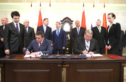 Беларусь и Россия подписали генеральный контракт на строительство АЭС