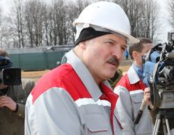 А.Лукашенко пообещал сбалансировать валютный рынок в течение нескольких дней
