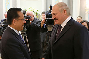 Лукашенко считает важным развитие межрегионального сотрудничества с Индонезией