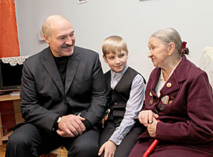 Александр Лукашенко: забота о пожилых людях и далее будет в числе приоритетов государства
