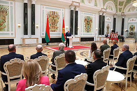 Лукашенко: чем больше личных достижений, тем сильнее наша Беларусь
