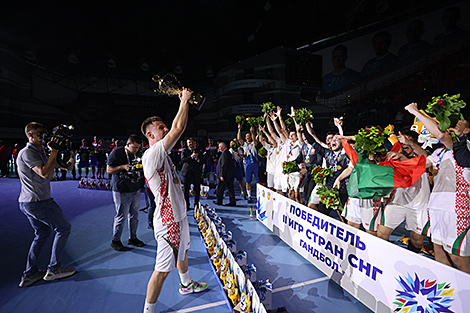 Белорусы выиграли мужской гандбольный турнир II Игр стран СНГ
