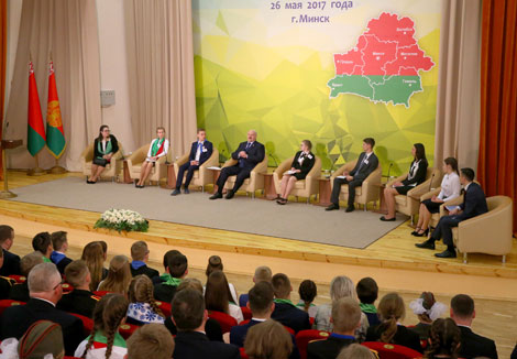 Лукашенко молодежи: Вы надежда и богатство страны